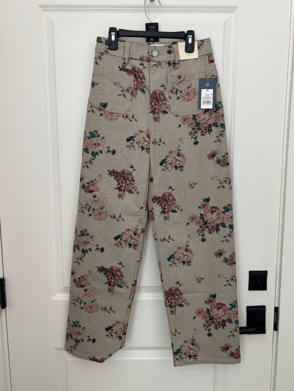 Universal Thread Cream Floral Straight Leg Jeans with Pink Accents - Picture 2 of 4